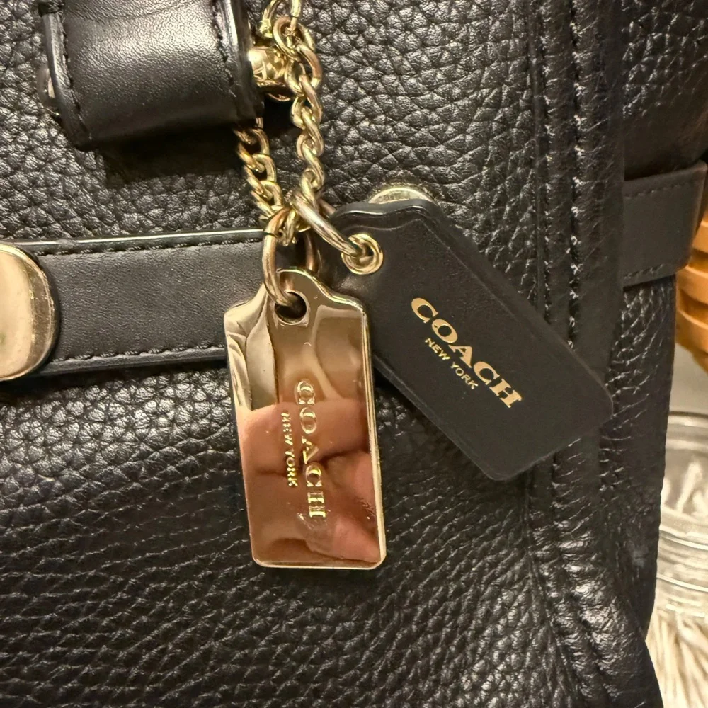 Coach Swagger 27 Black Leather Women's Bag - Picture 3 of 12